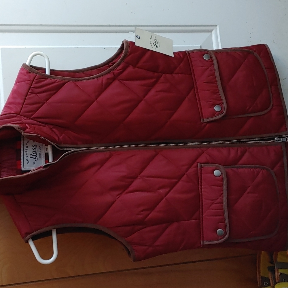 G.H bass burgundy vest/ xsmall